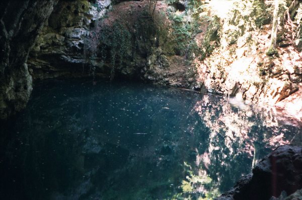 Lacul Ochiu Dracului, Cheile Nerei