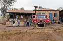 La poalele muntelui Kilimanjaro, mergand spre Moshi (Tanzania)
